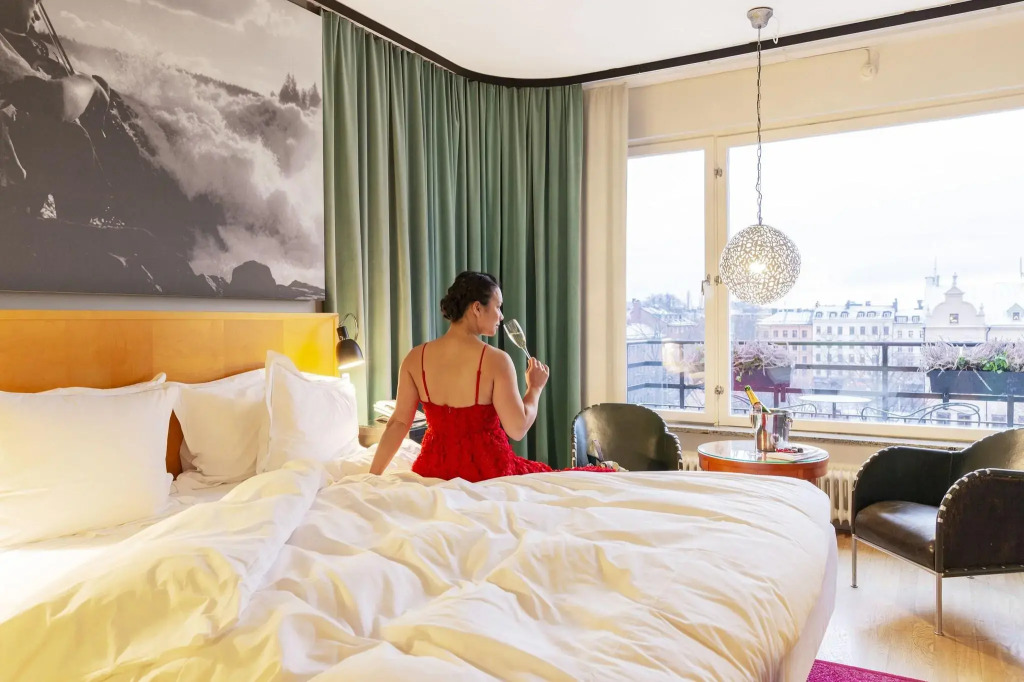 Hotel Rival