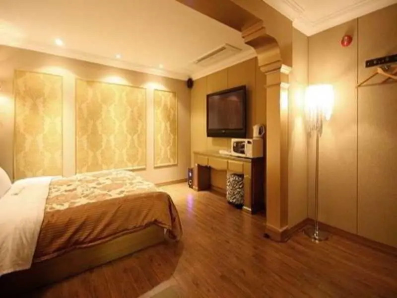 Hotel Rainbow I