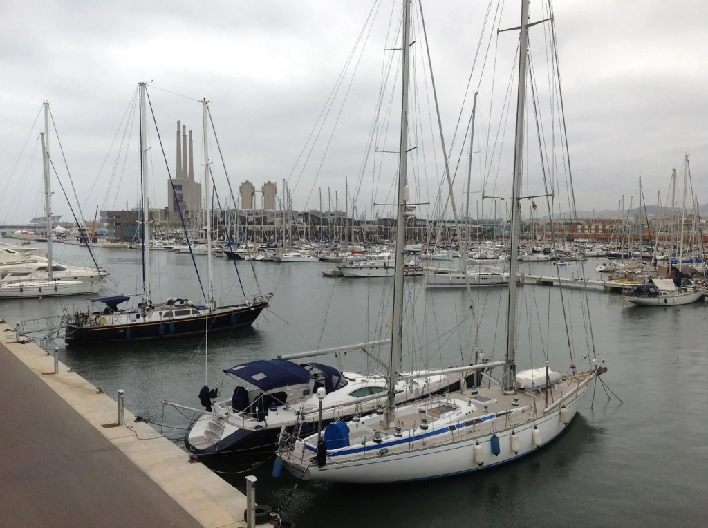 BADALONA BEACH APARTMENt
