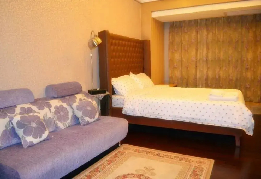 Modern Family Inn