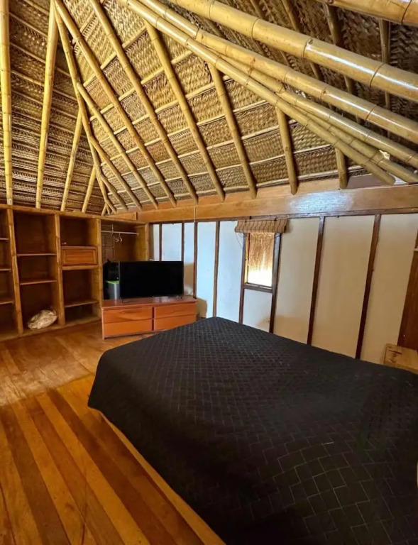 w Beachside 8BR Villa in Punta Veleros