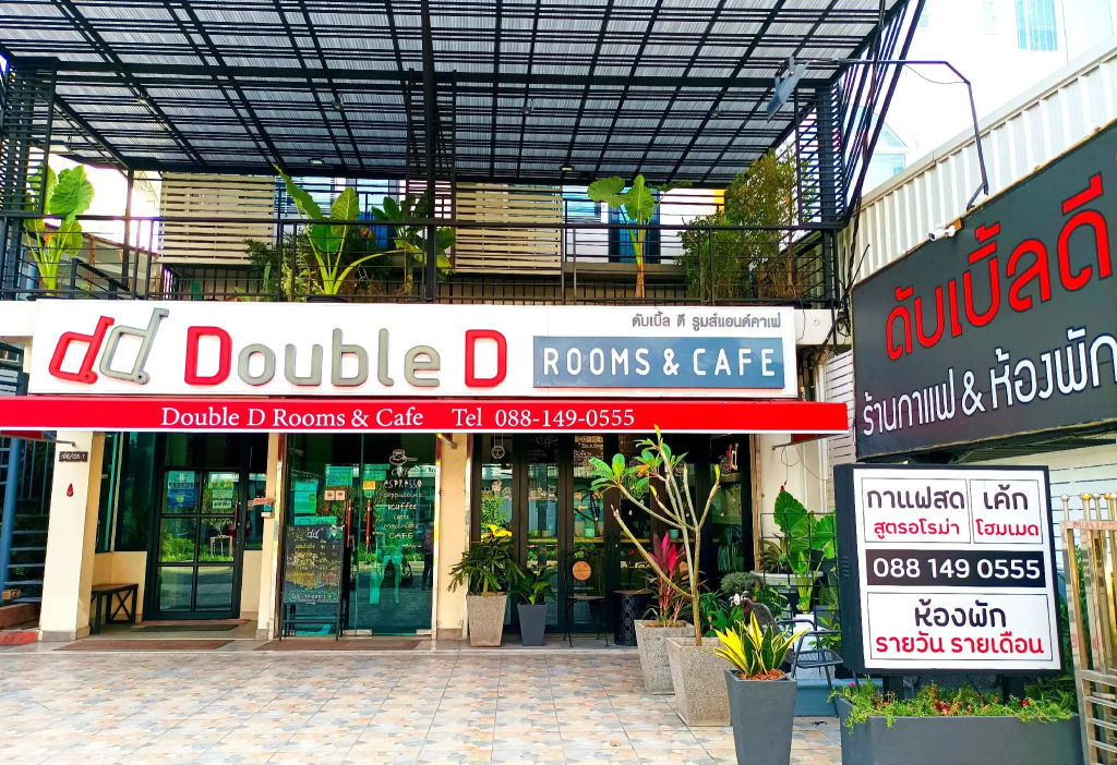 Double D Rooms & Cafe