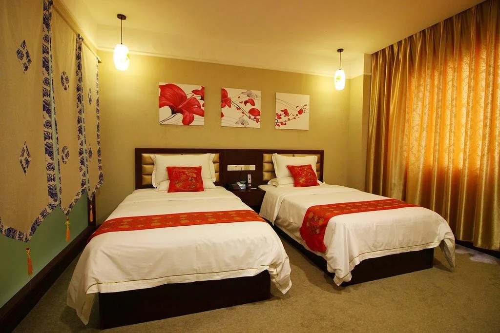 Huayang Hotel