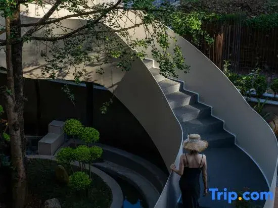 Tengchong Dongpo Song's Aesthetic Hot Spring Hotel (Heshun Ancient Town Branch)