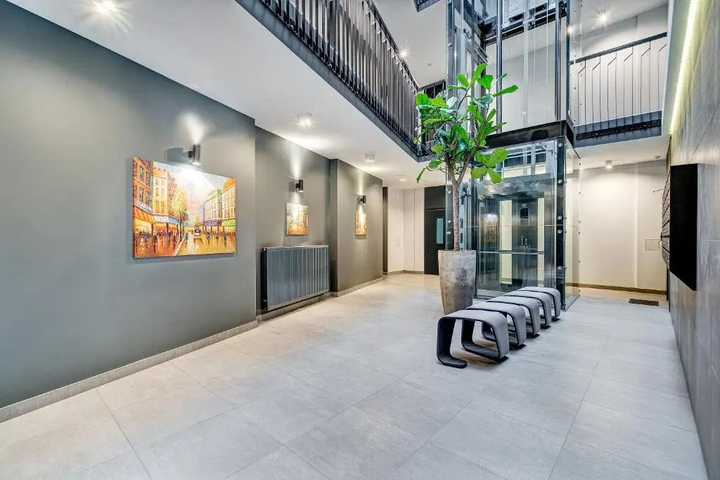 HaPPy INN Studio Historic center, Self check-in, AC, Parking in the undergrnd Garage,