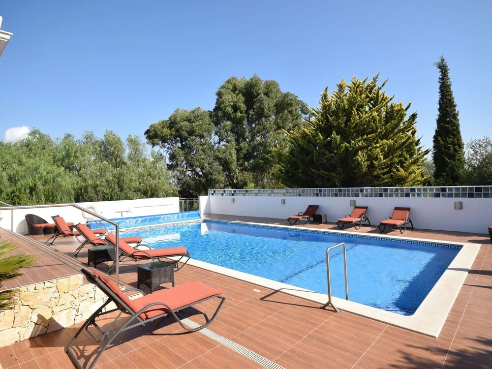 Luxury 5 Bedroom Villa with Private Pool on Funchal Ridge near Lagos