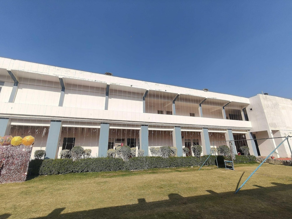 Hotel O Takrohi Hospital Road