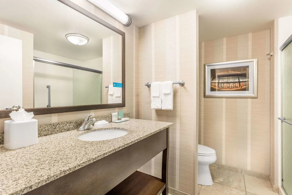 Hampton Inn & Suites Madison Downtown
