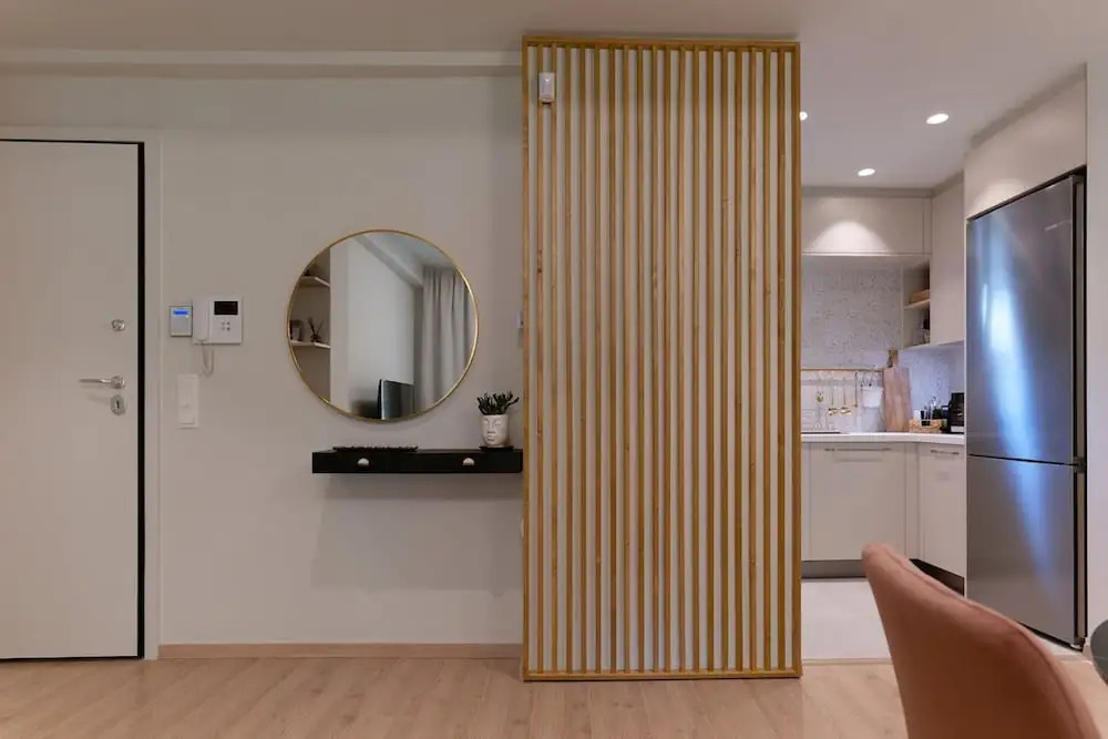 Acropolis Deluxe 1BR Apartment