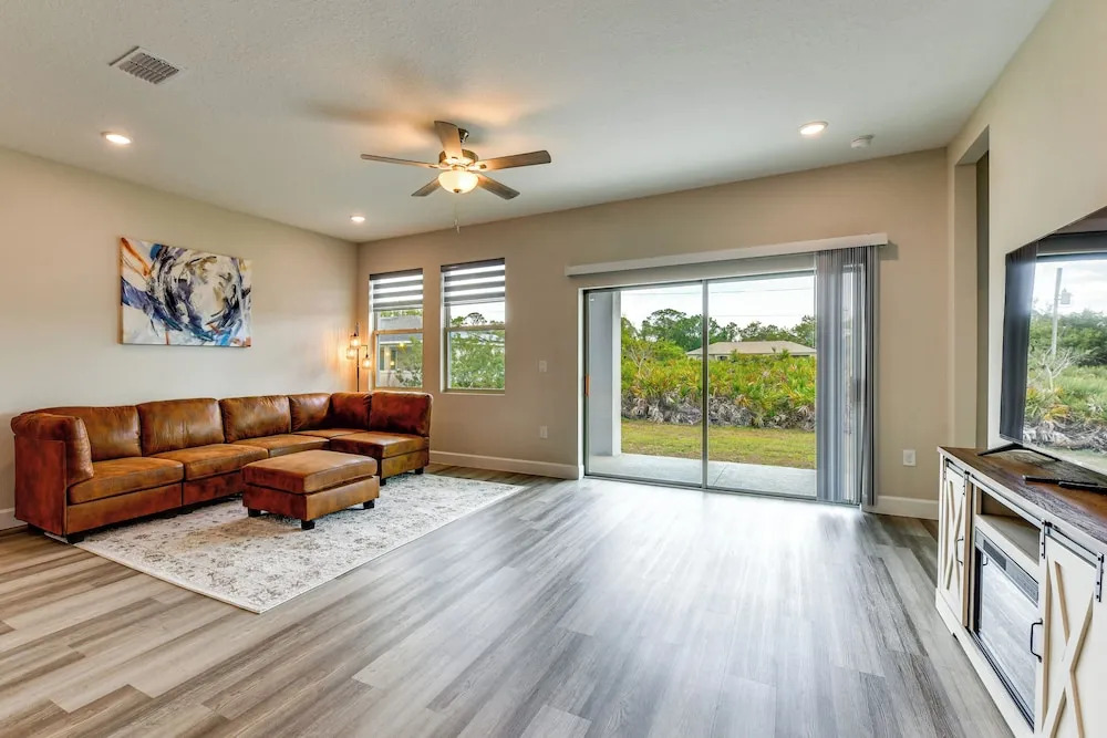 Home < 1-mi Walk to Warm Mineral Springs Park!