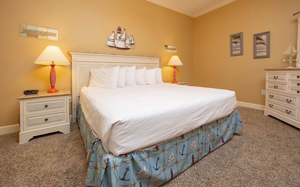 Phoenix West 1702 3 Bedroom Condo