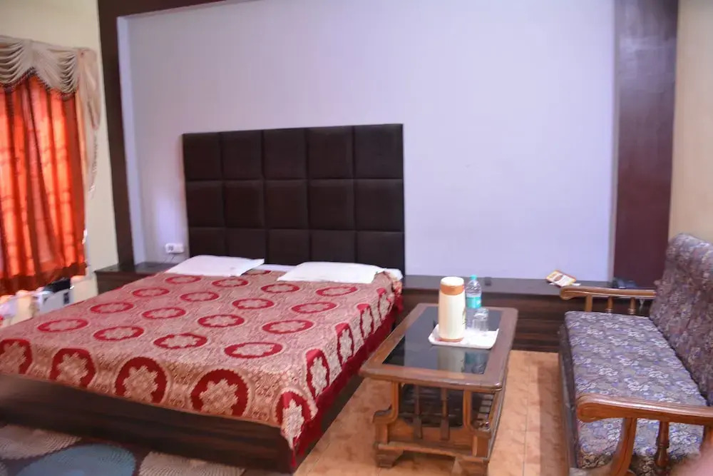 Mansarover Hotel & Banquets