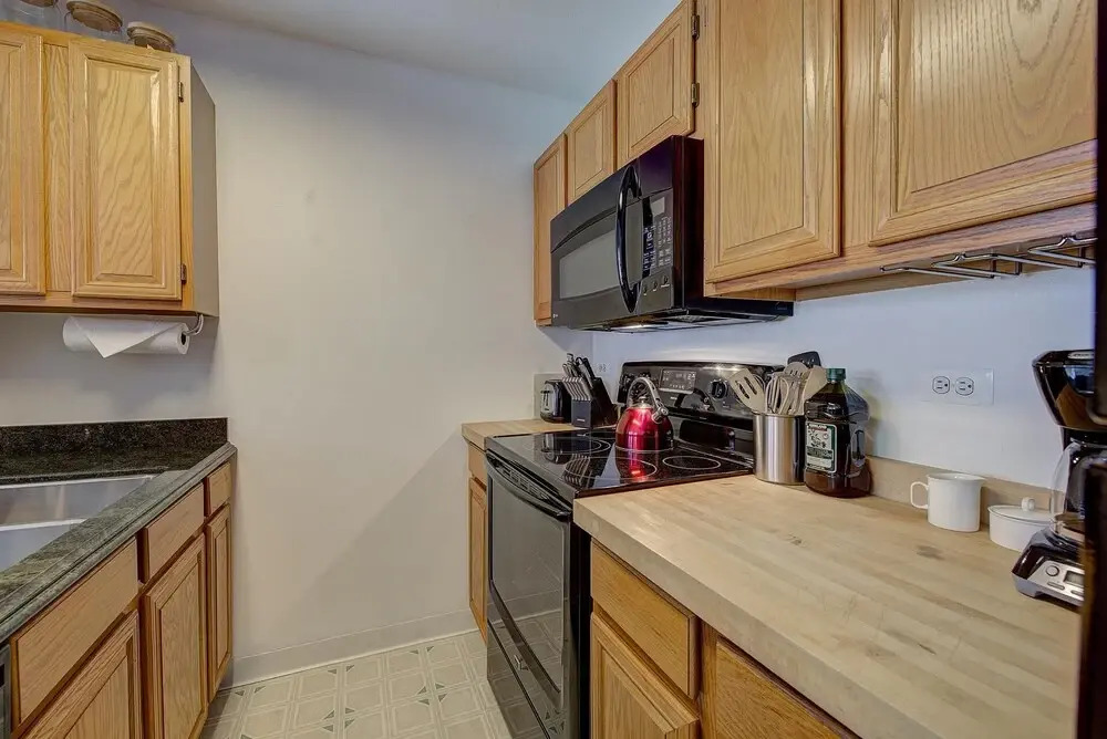 Ski-in Downtown Breckenridge Condo