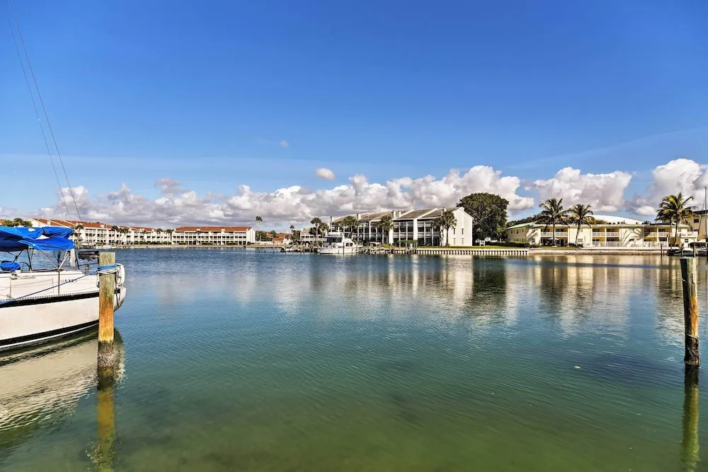 Walk to Beach: Pet-friendly Treasure Island Home
