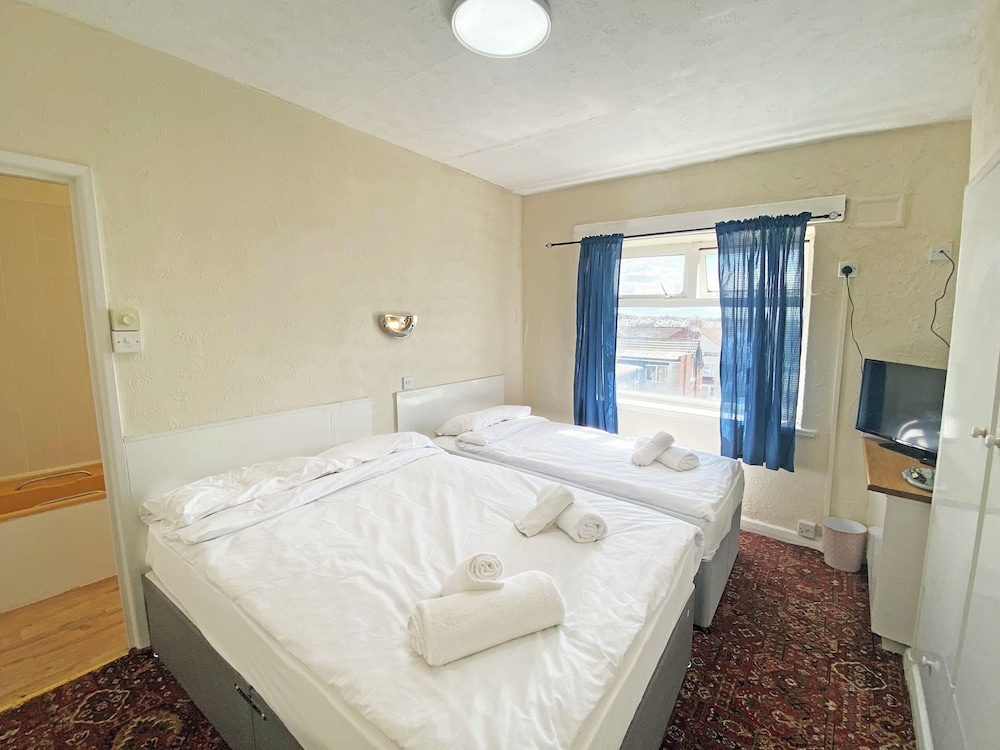 The J & S Hotel