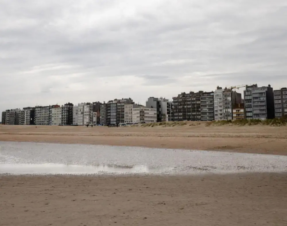 Apartment in St-Idesbald near the Sea