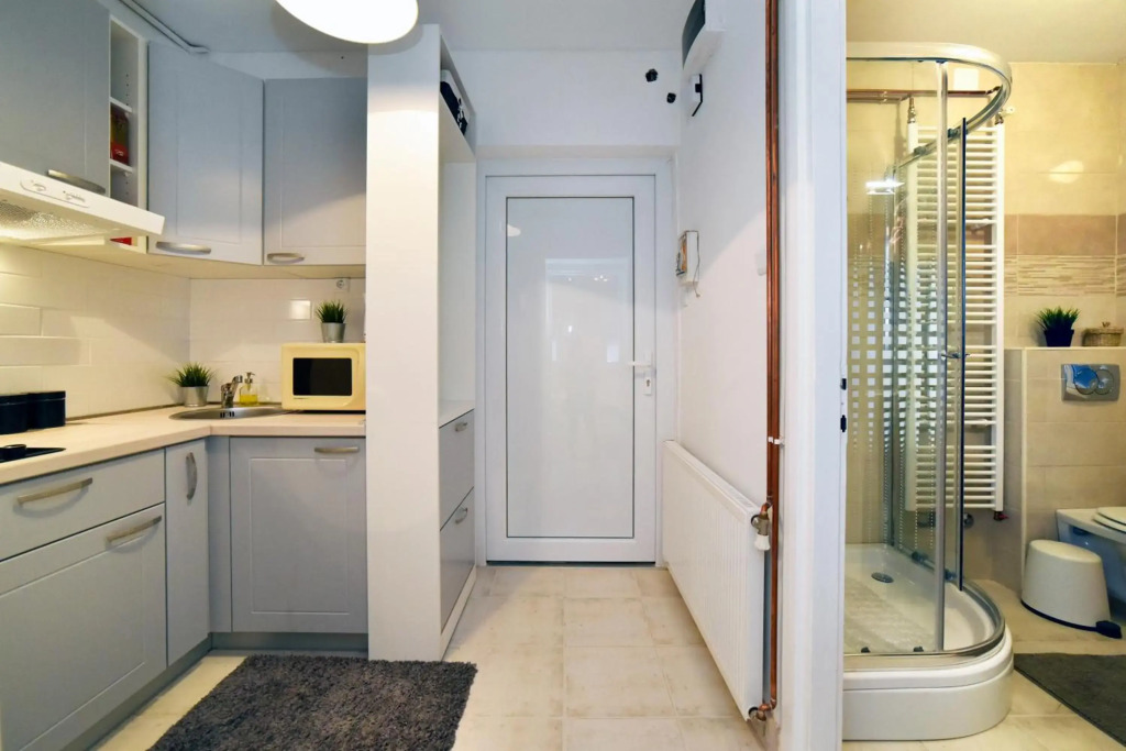 Block Apartment Upper Town