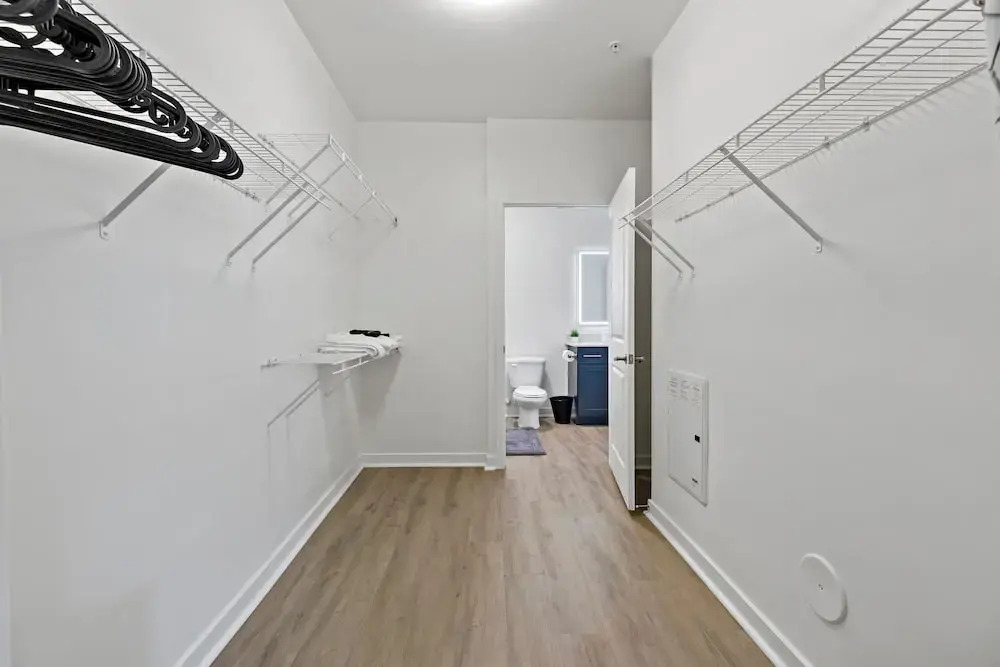 ROVE LIVING/KB - Midtown205