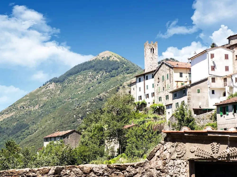 Farmhouse in Italy With Private Terrace