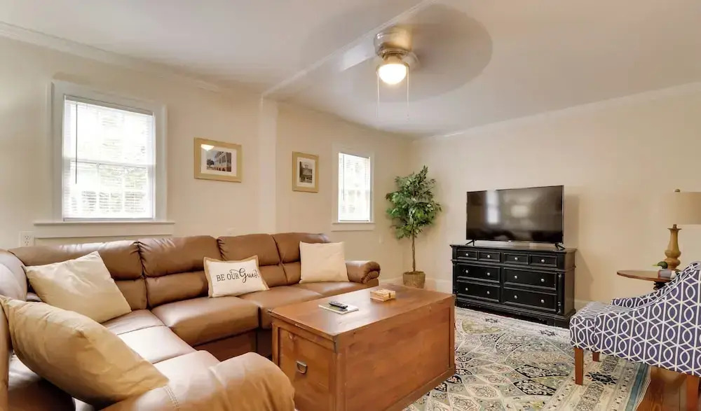 Steps to Downtown! Family Home in Historic Edenton