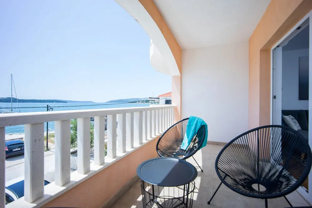 Sea you soon by the beach 2bedroom suite