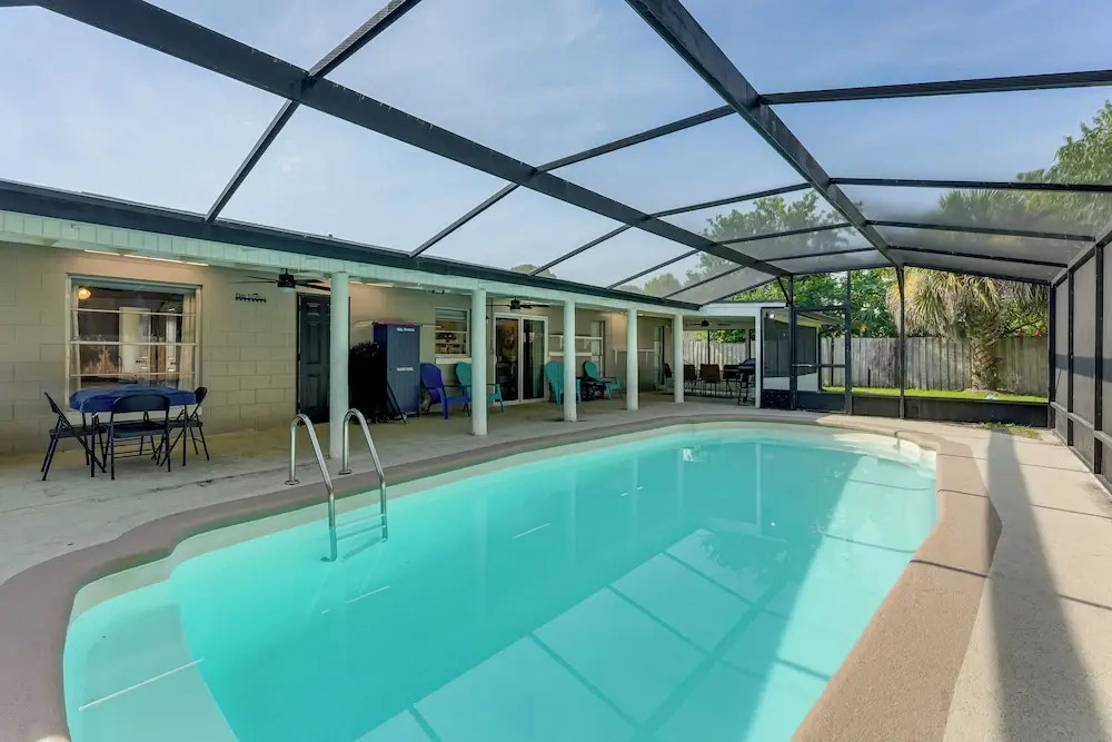 Orlando & Disney Parks Hub w/ Pool: Pet Friendly!