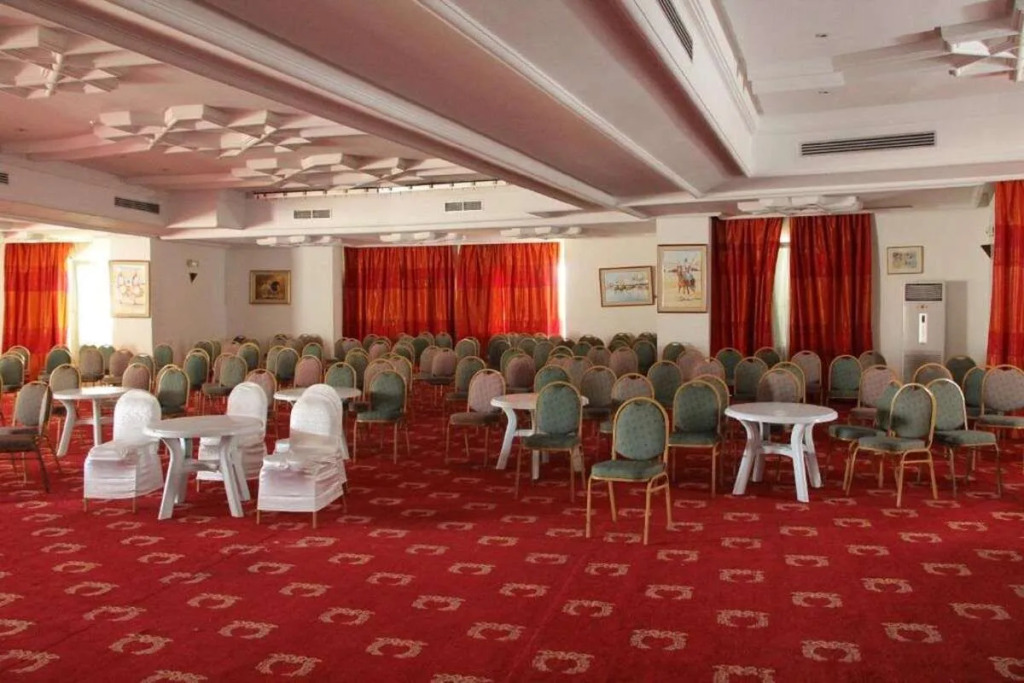 Palmyra Golden Beach Families and Couples