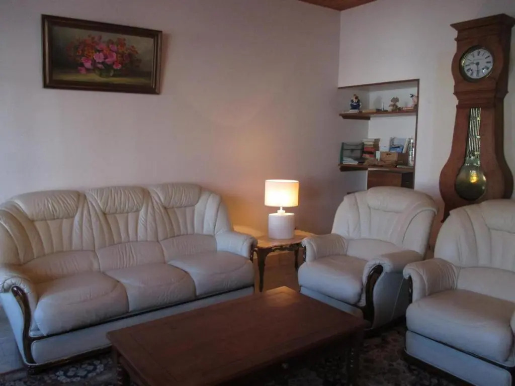 Gîte indépendant à Huriel avec Wifi - FR-1-489-27