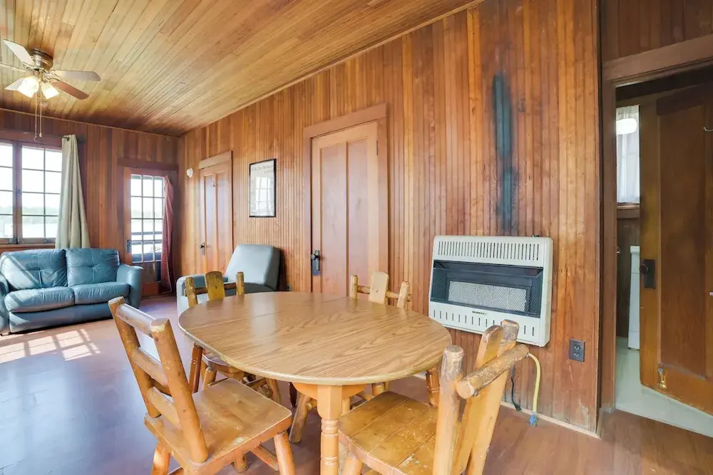 Boat, Paddle & Swim! Lakefront Cabin in Cedarville