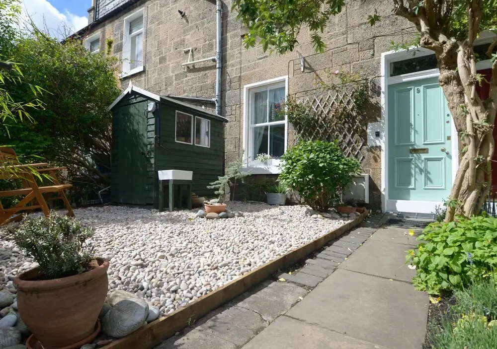 398 Avondale Place Apartment