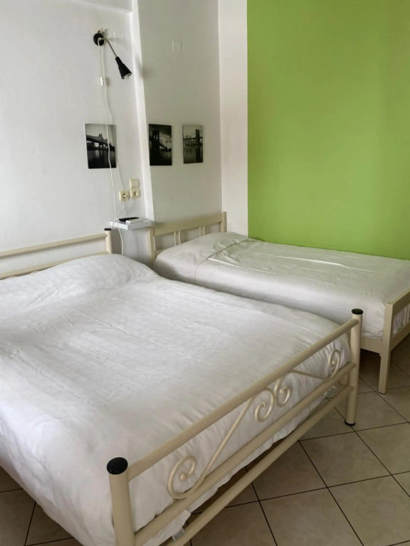 Chantzara Maria ,for 5, family apart 50 sqm.2 studios, balconies sea view 40 m. harbor , heart city, flats to let