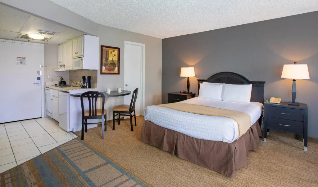 Enclave Suites, a Sky Hotel & Resort