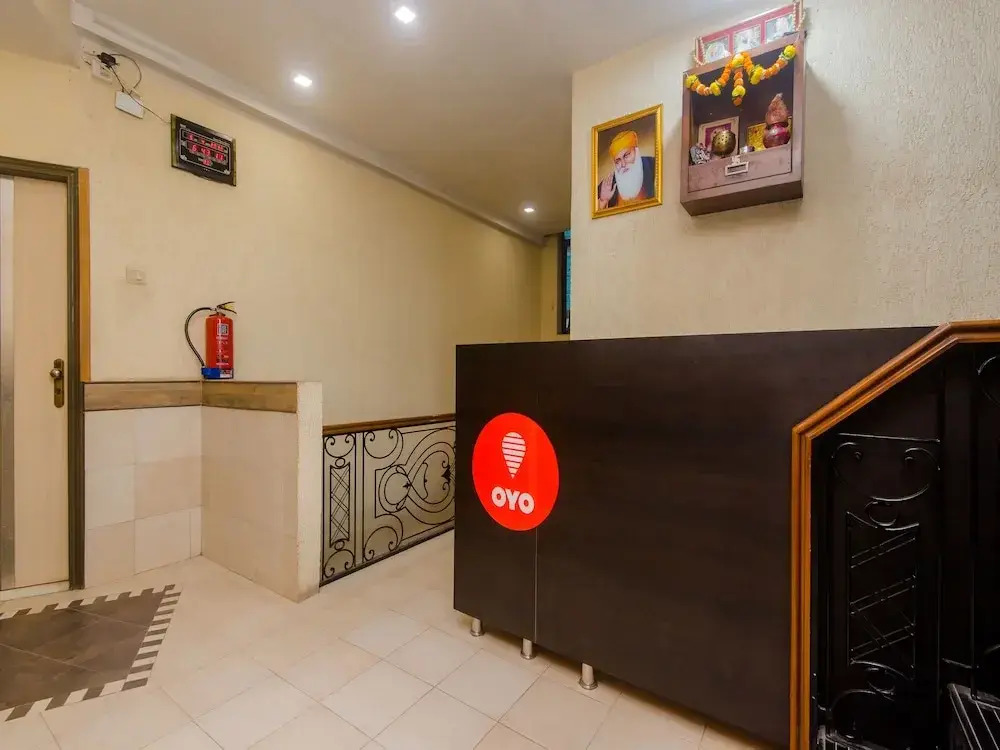 OYO 13105 Hotel Blue Diamond