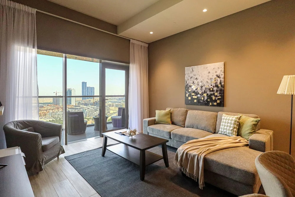 WelHome - Evergreen Apartment Amidst Vibrant JVC With Pool