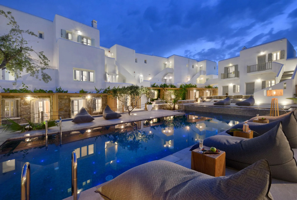 Petinos Hotel