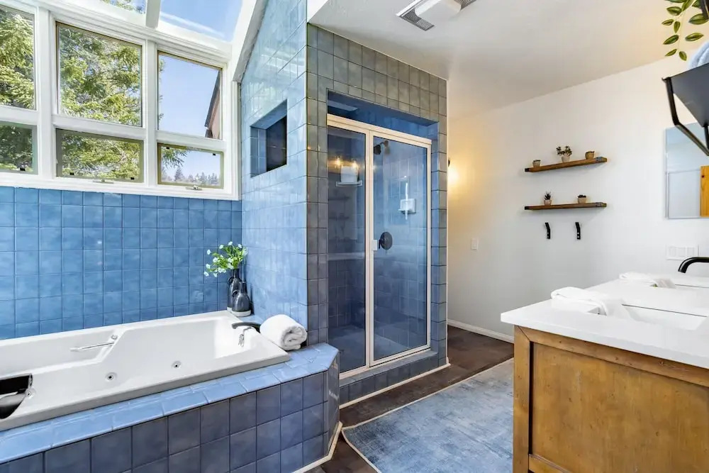 Endless View Lodge by Avantstay Incredible Views Close To Bear Mountain Ski Resort w Hot Tub