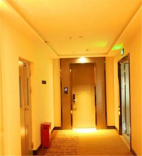 Lifeng Hotel (Beijing Universal Resort, Jiukeshu Metro Station)