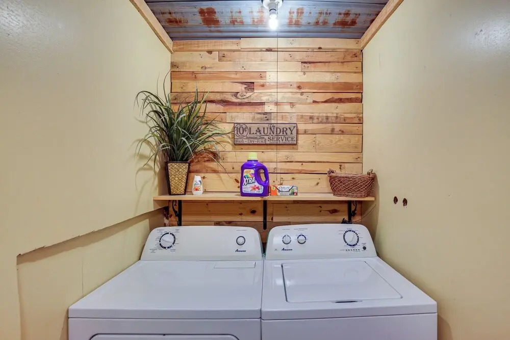 Lead Hideaway w/ Fireplace, Grill & New Deck!