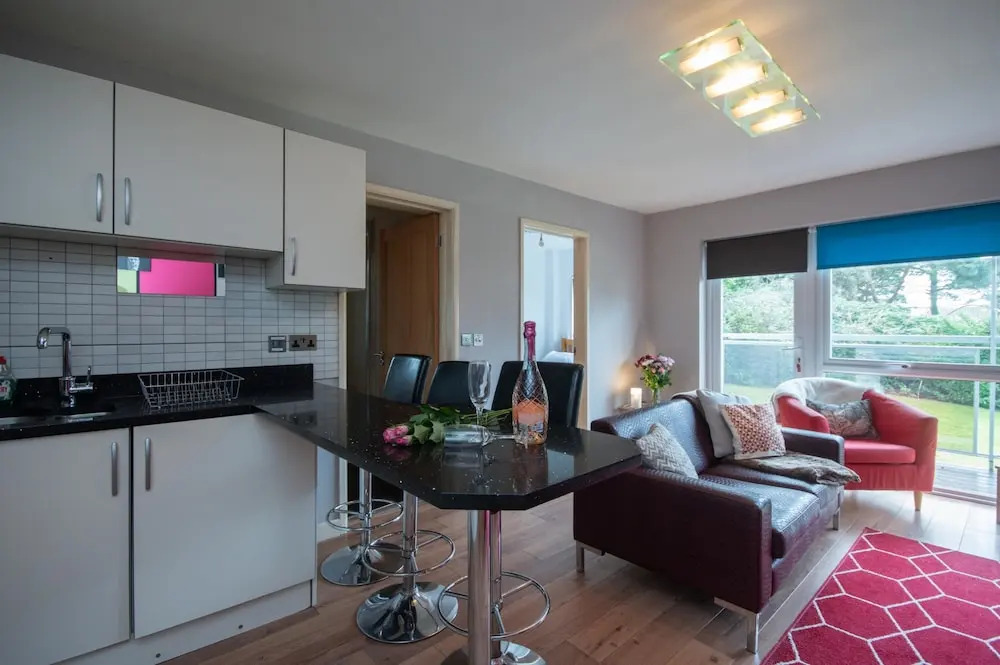 Fairwinds in Poole With 2 Bedrooms and 1 Bathrooms