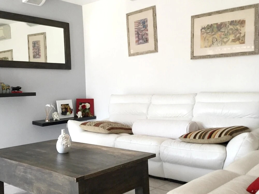 House With 4 Bedrooms in Roquemaure, With Pool Access, Enclosed Garden