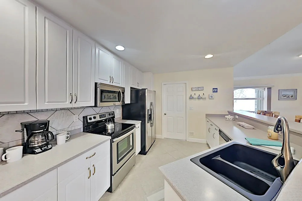 Canal-front Cape Coral Oasis W/ Private Pool 4 Bedroom Home