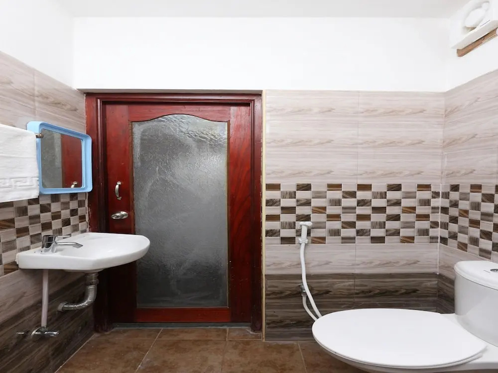 OYO 11582 Villa Triomphe