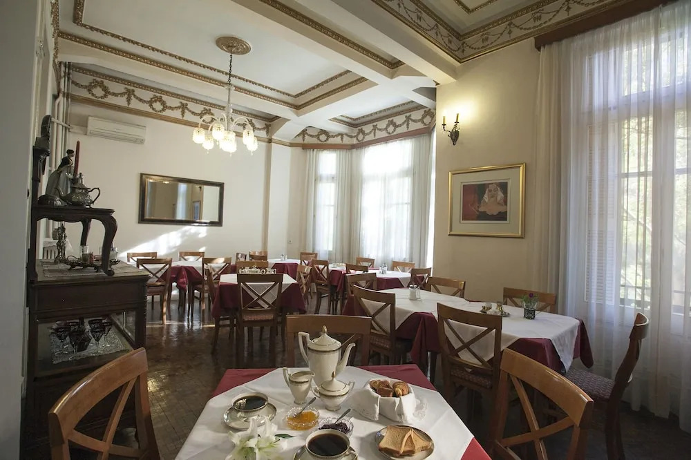 Tourist Hotel