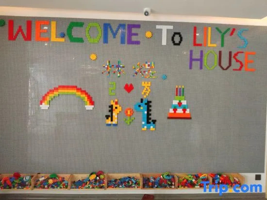 Lily's house