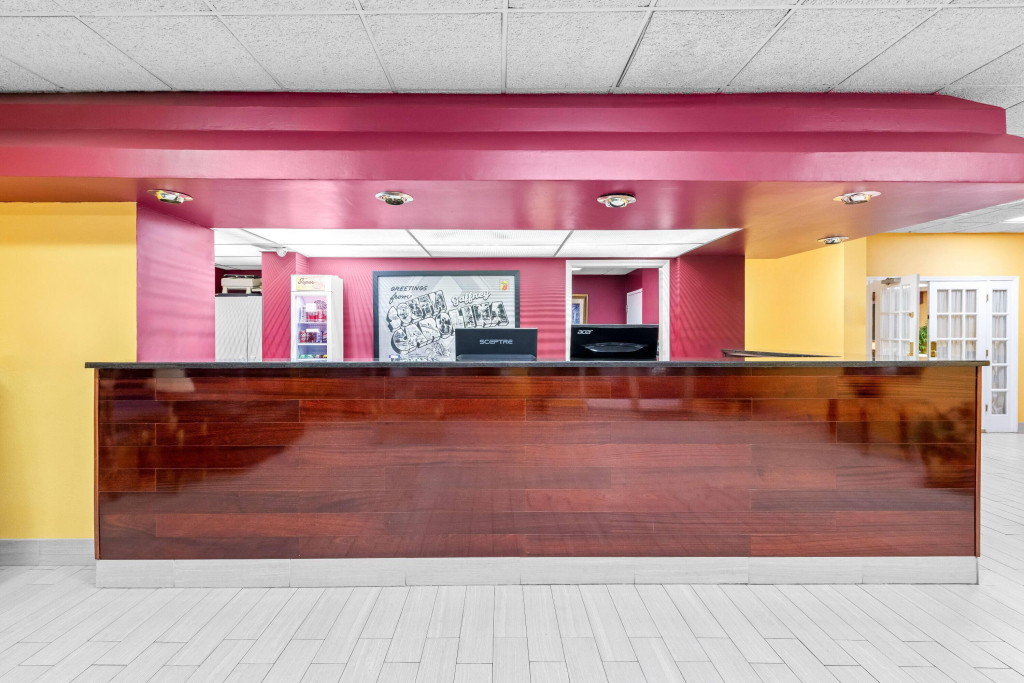 Super 8 by Wyndham Gaffney