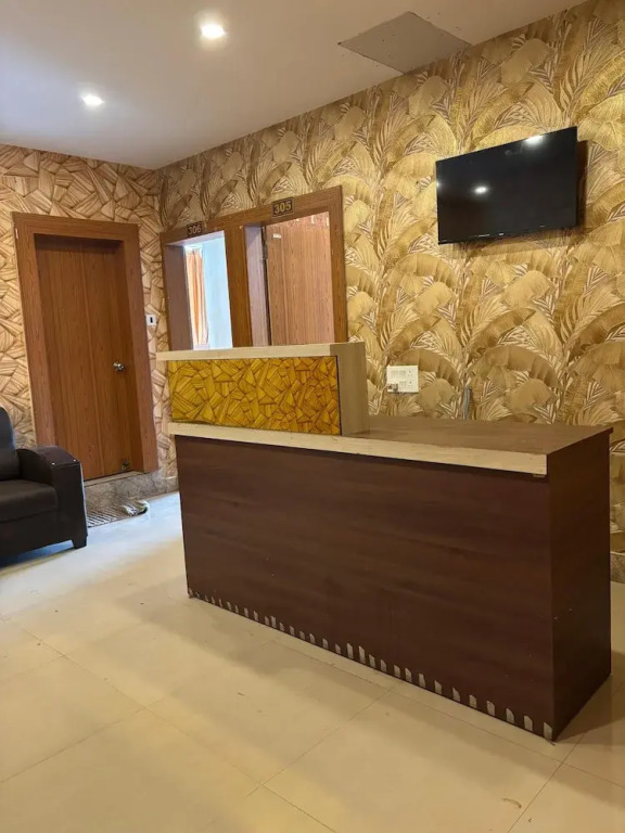 Hotel New India