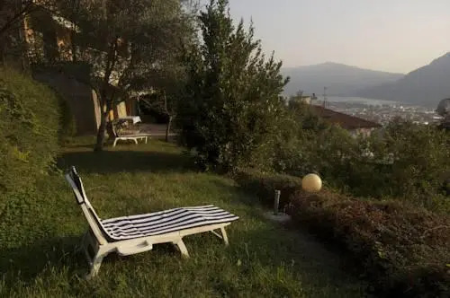 Sul Lago Dorato