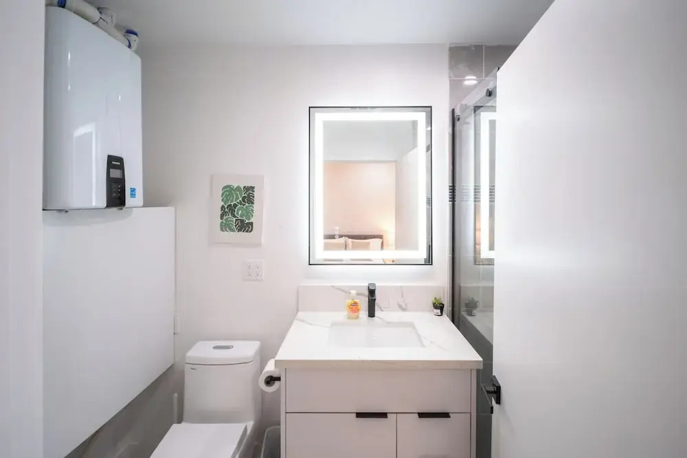 Stylish Private Room by Downtown LA