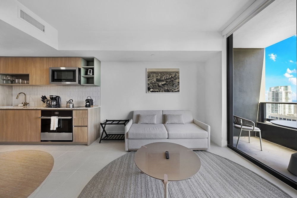 Downtown 1-BD Condo - City Views