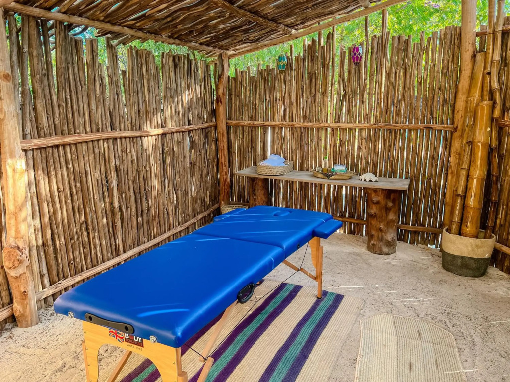 Merry Crab Cove - Après-Safari Beach Hotel